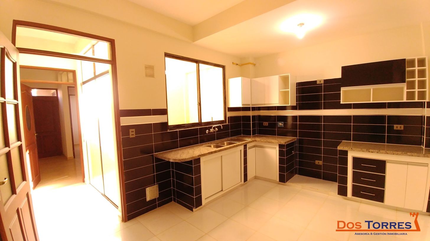 Casa en Venta185.000 $ Casa Nueva en Venta final Beijing de 3 plantas - Ref. 01631 6 dormitorios 6 baños 2 parqueos Foto 7