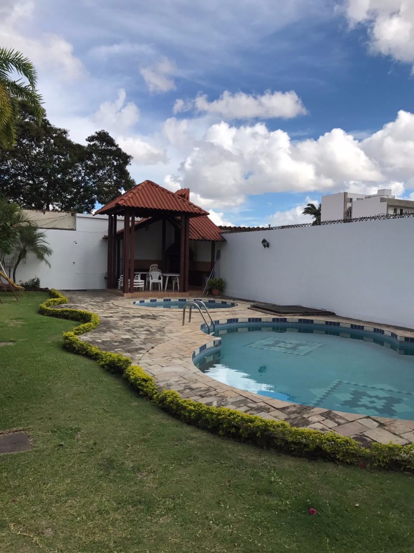 Departamento en Entre 4to y 5to anillo Norte en Santa Cruz de la Sierra 4 dormitorios 5 baños 2 parqueos Foto 8