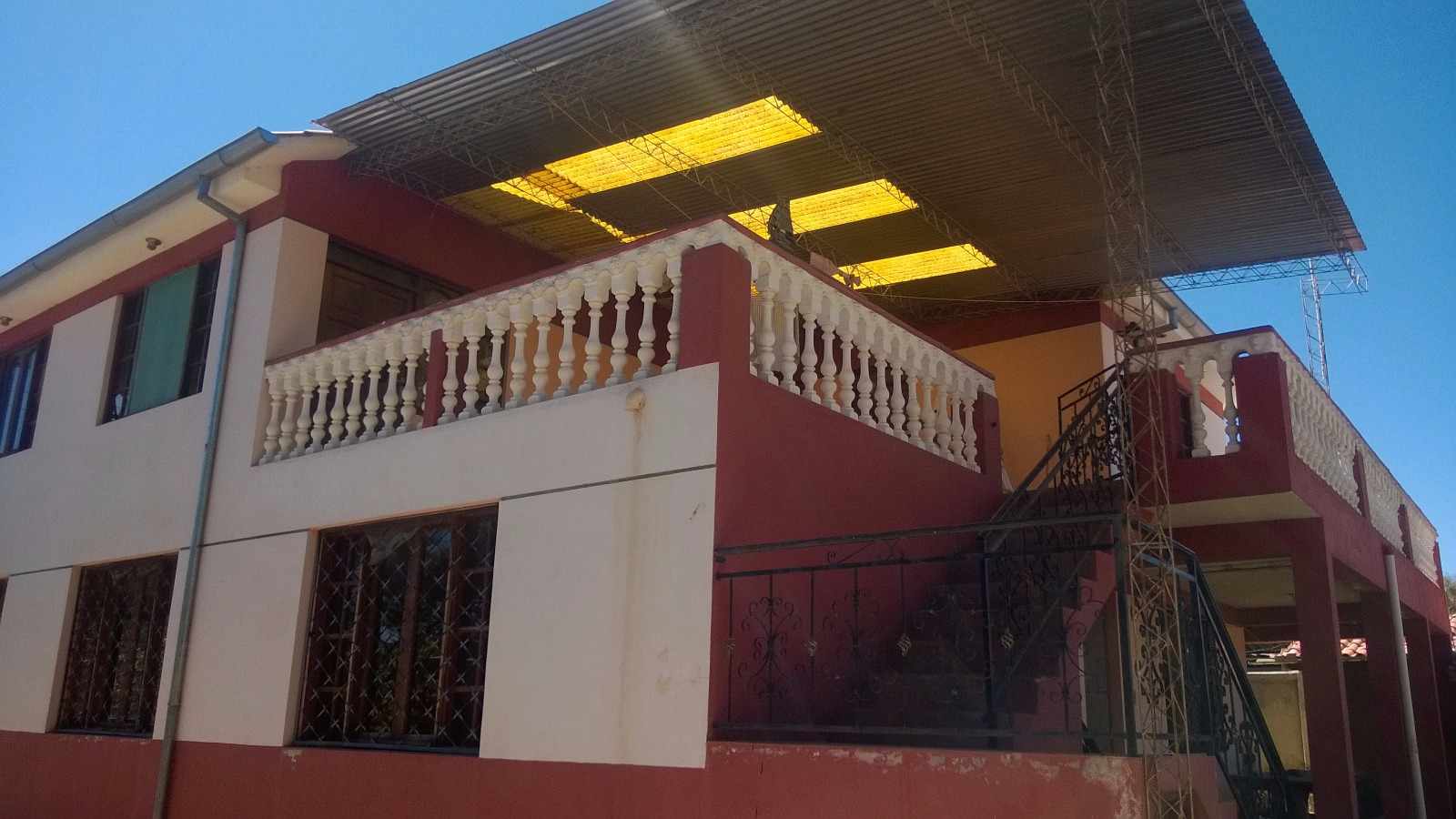 Casa en Sudoeste en Cochabamba 5 dormitorios 4 baños 3 parqueos Foto 11