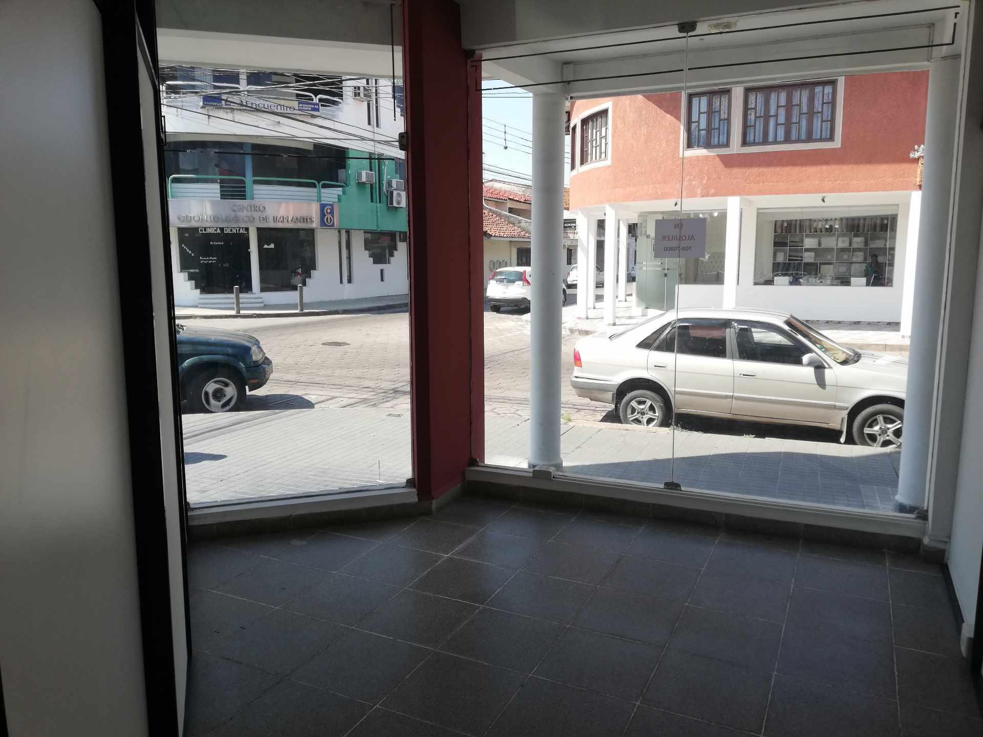 Local comercial CALLE MANUEL IGNACIO SALVATIERRA ESQUINA ORURO Foto 8