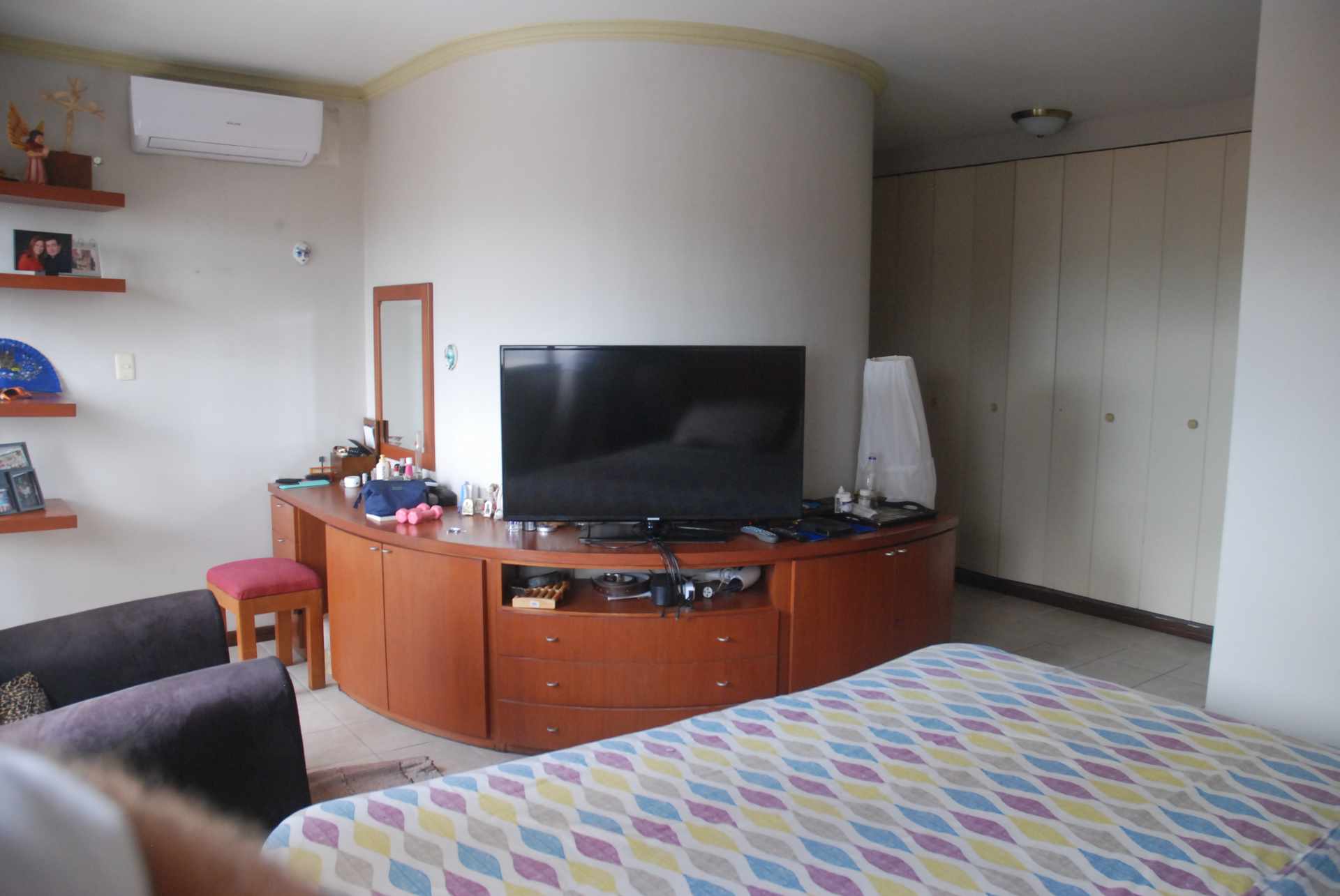 Departamento en VentaCalle Libertad cerca calle Andres Ibañez 3 dormitorios 5 baños 1 parqueos Foto 15