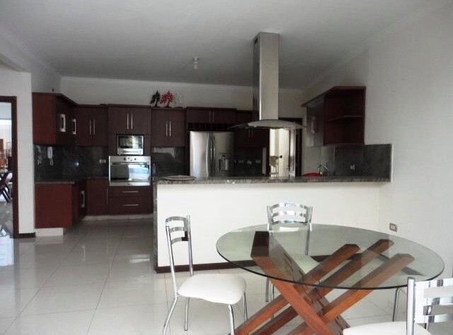 En Alquiler a $us 2,000 Foto 4