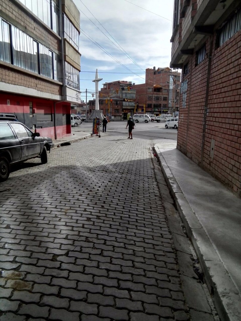 Casa en VentaZona 16 De Julio Calle Guaqui Nro 83
El Alto 4 dormitorios 1 baños  Foto 2