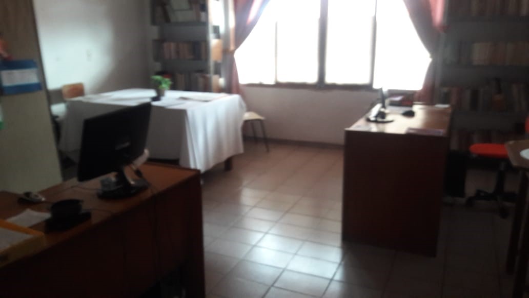 Oficina en Entre 2do y 3er anillo Norte en Santa Cruz de la Sierra 9 dormitorios 4 baños 4 parqueos Foto 2
