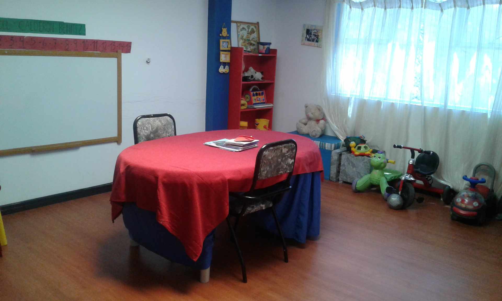Departamento en AnticréticoZona Sur de La Paz - Jupapina calle 9 4 dormitorios 6 baños 1 parqueos Foto 7