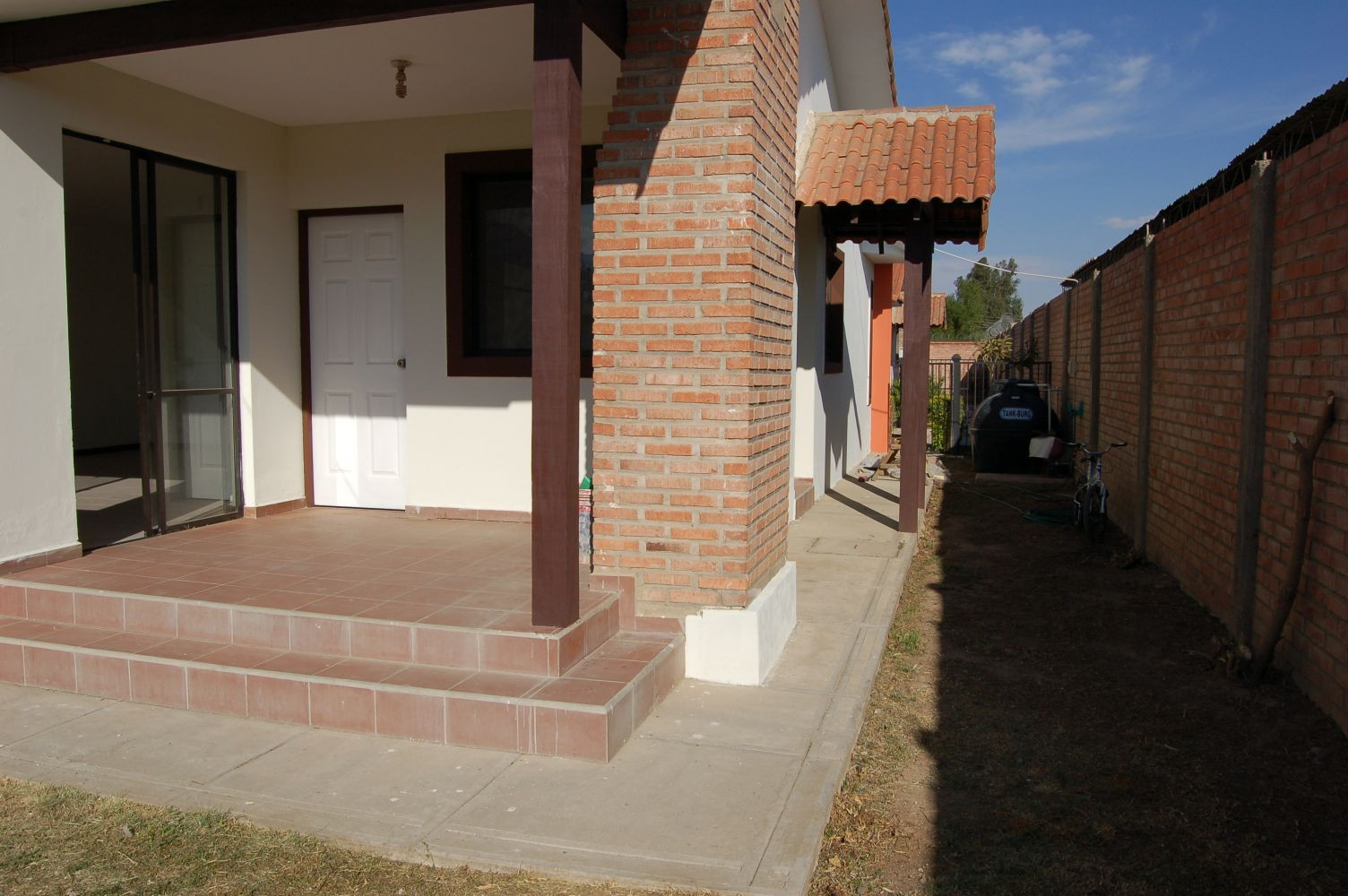 Casa en Tiquipaya en Cochabamba 3 dormitorios 2 baños 1 parqueos Foto 3
