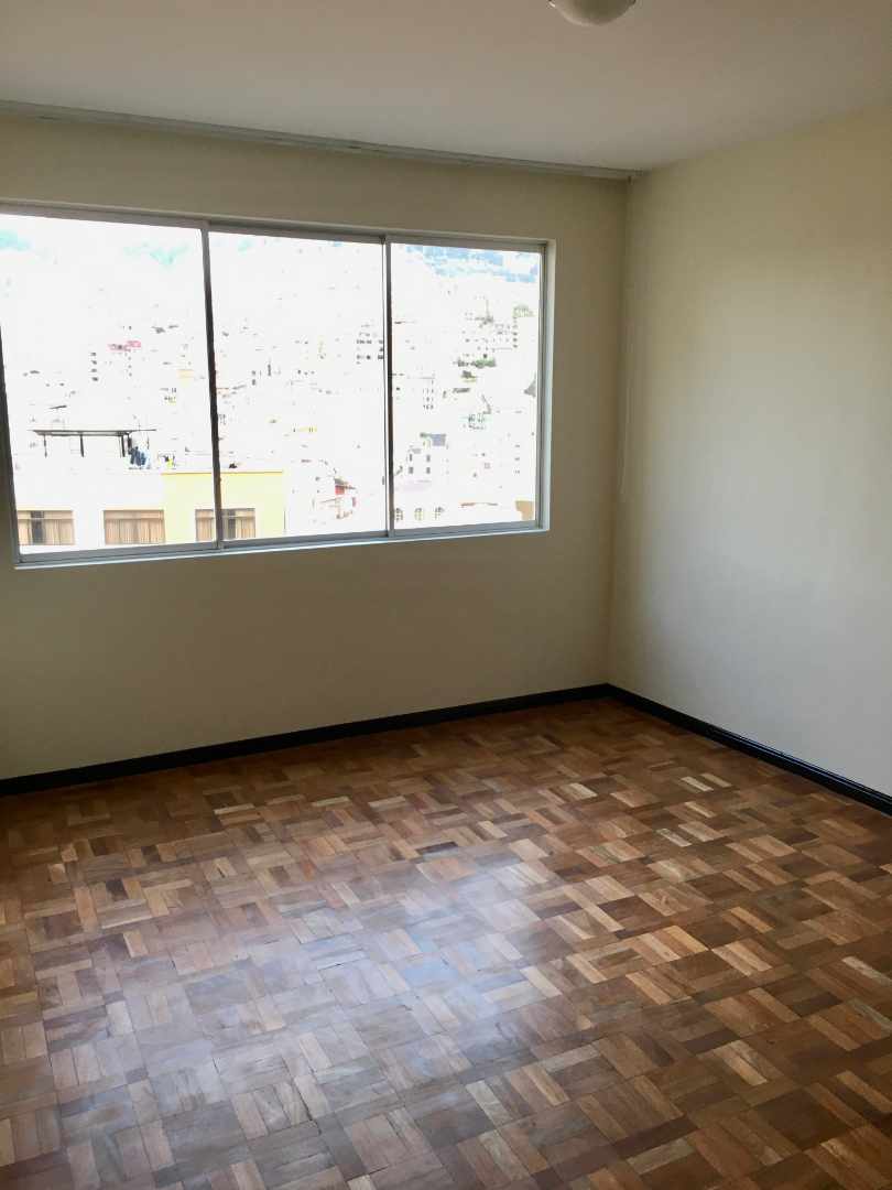 Departamento en VentaAv. Sanchez Lima Esq. Aspiazu, Edif. Orion piso 15.  Zona sopocachi. 3 dormitorios 2 baños 1 parqueos Foto 23