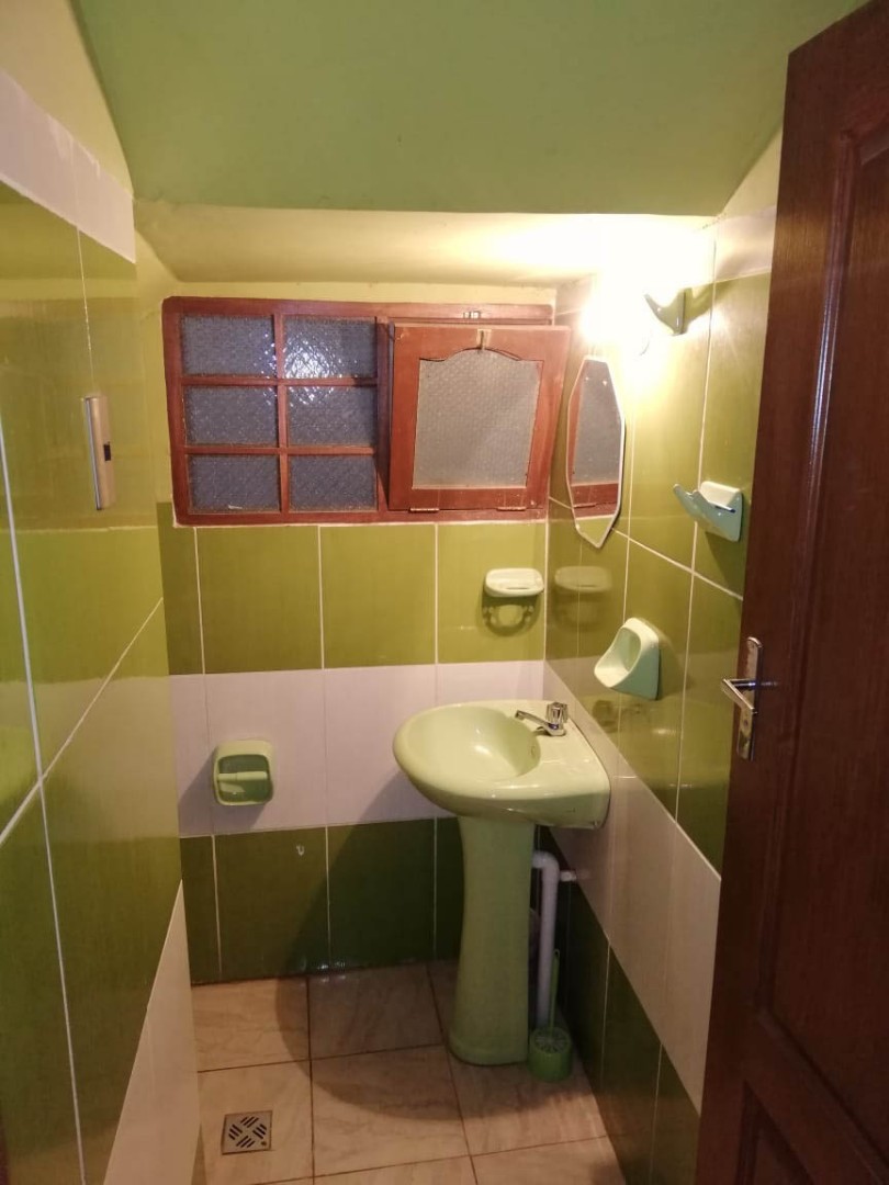 Casa en Jayhuayco en Cochabamba 7 dormitorios 3 baños 2 parqueos Foto 2