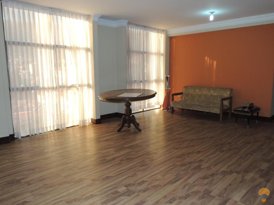 Departamento en Noroeste en Cochabamba 3 dormitorios 4 baños  Foto 2