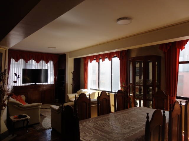 Departamento en San Pedro en La Paz 2 dormitorios 2 baños  Foto 1