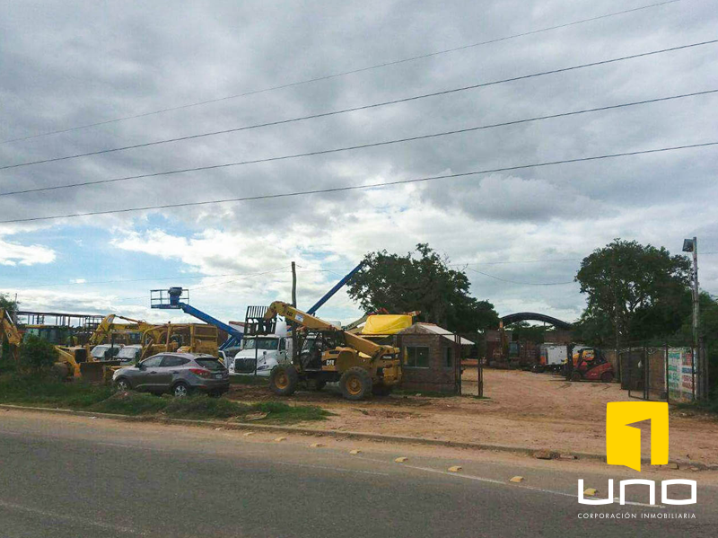 Oficina en Pampa de la isla en Santa Cruz de la Sierra  3 baños 5 parqueos Foto 13