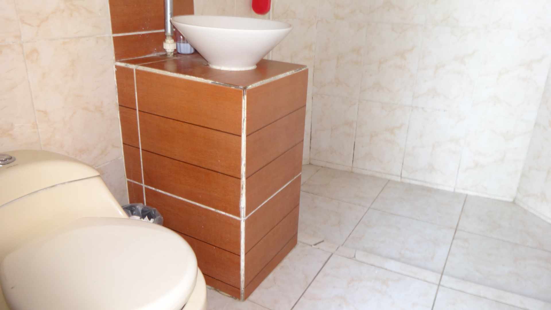 Casa en Entre 1er y 2do anillo Este en Santa Cruz de la Sierra 3 dormitorios 2 baños 2 parqueos Foto 18