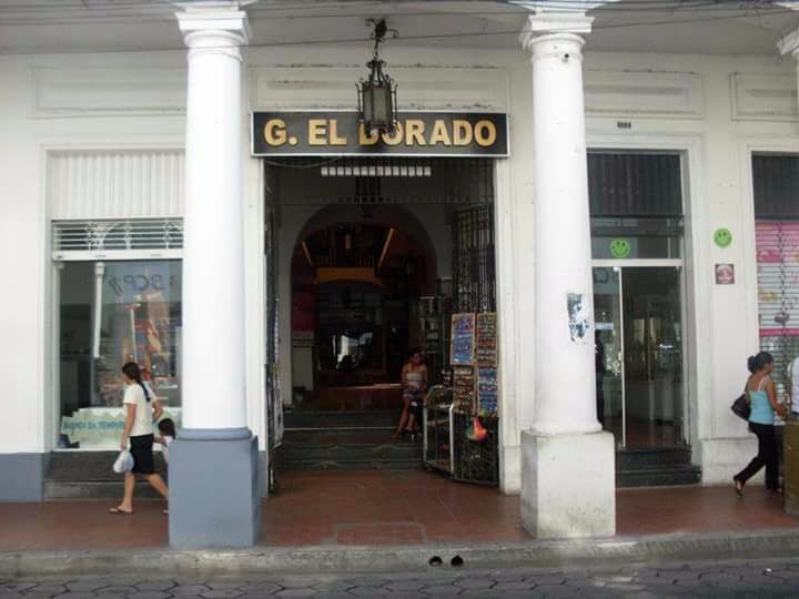 Local comercial en Centro en Santa Cruz de la Sierra 1 dormitorios 23 baños  Foto 4
