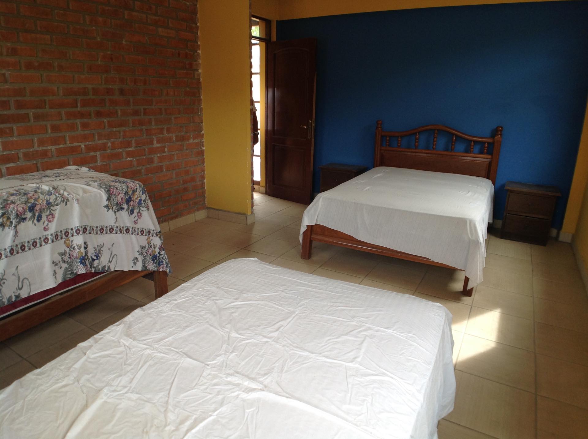 Casa en Queru Queru en Cochabamba 4 dormitorios 3 baños 1 parqueos Foto 4