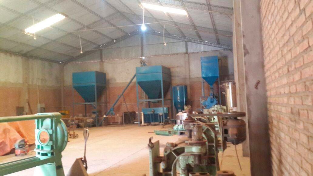 Galpón en VentaTERRENO CON GALPON EN ZONA URBANA DE COTOCA Foto 3