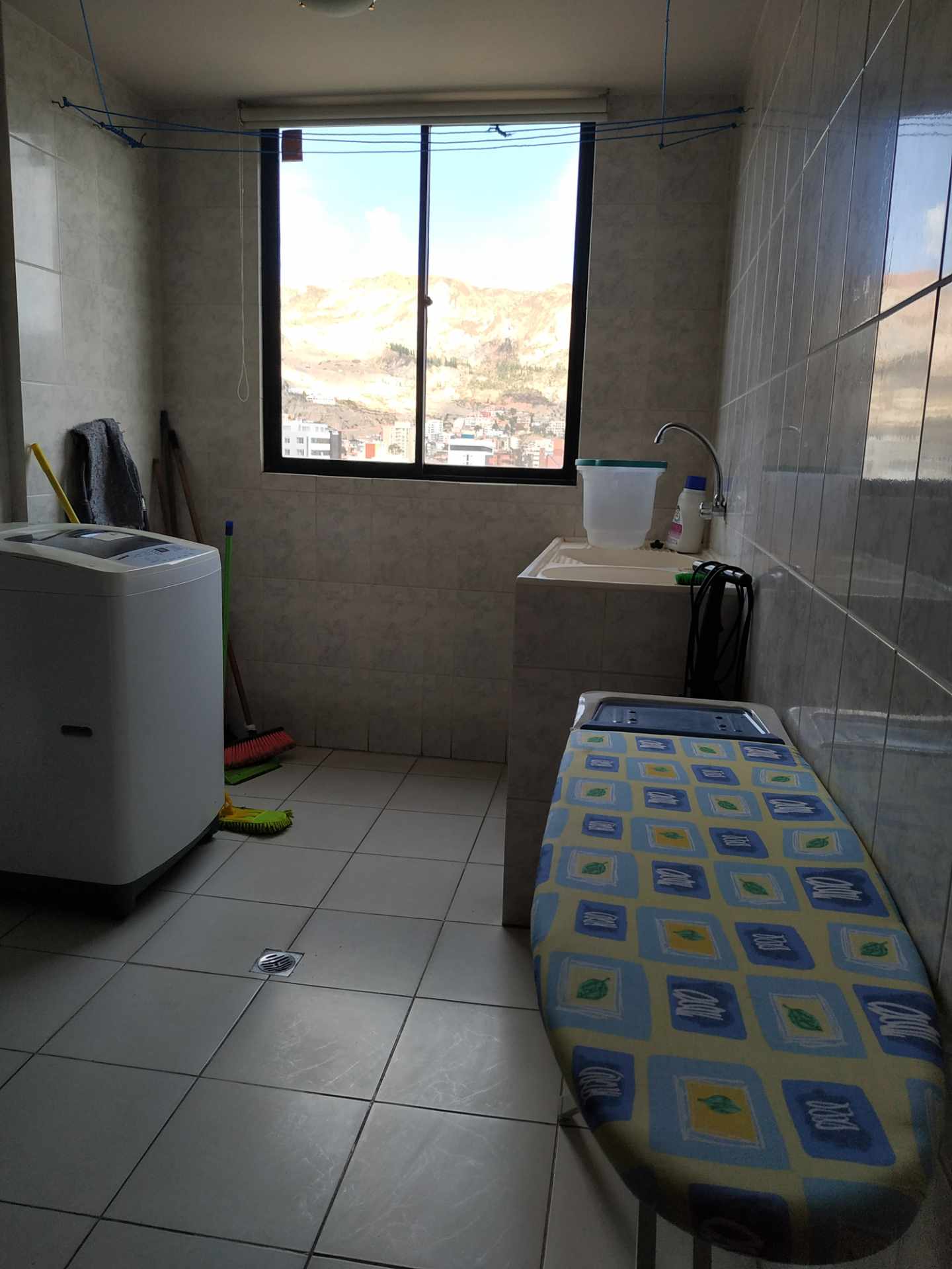 En Alquiler a $us 950 Foto 6