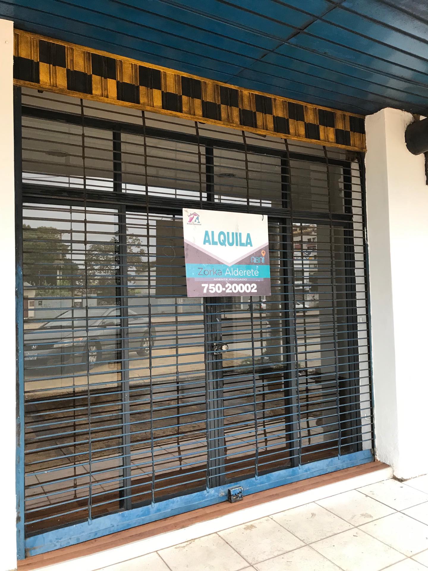 Local comercial en AlquilerSobre avenida altamente comercial como es el 2do anillo entre Av. Mutualista y Av. Paragua   1 baños  Foto 5