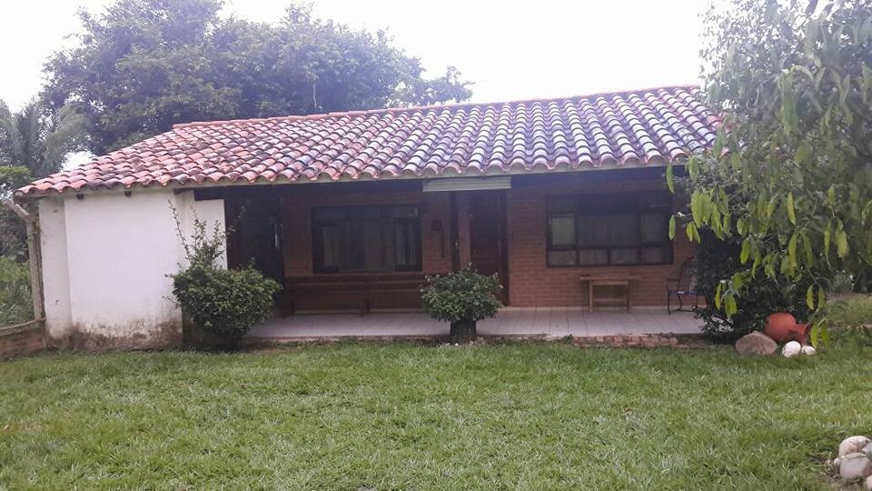 Casa UBICADO EN URUBÓ en la localidad de los Batos a 150 mt. Del condominio Urubó Foto 6