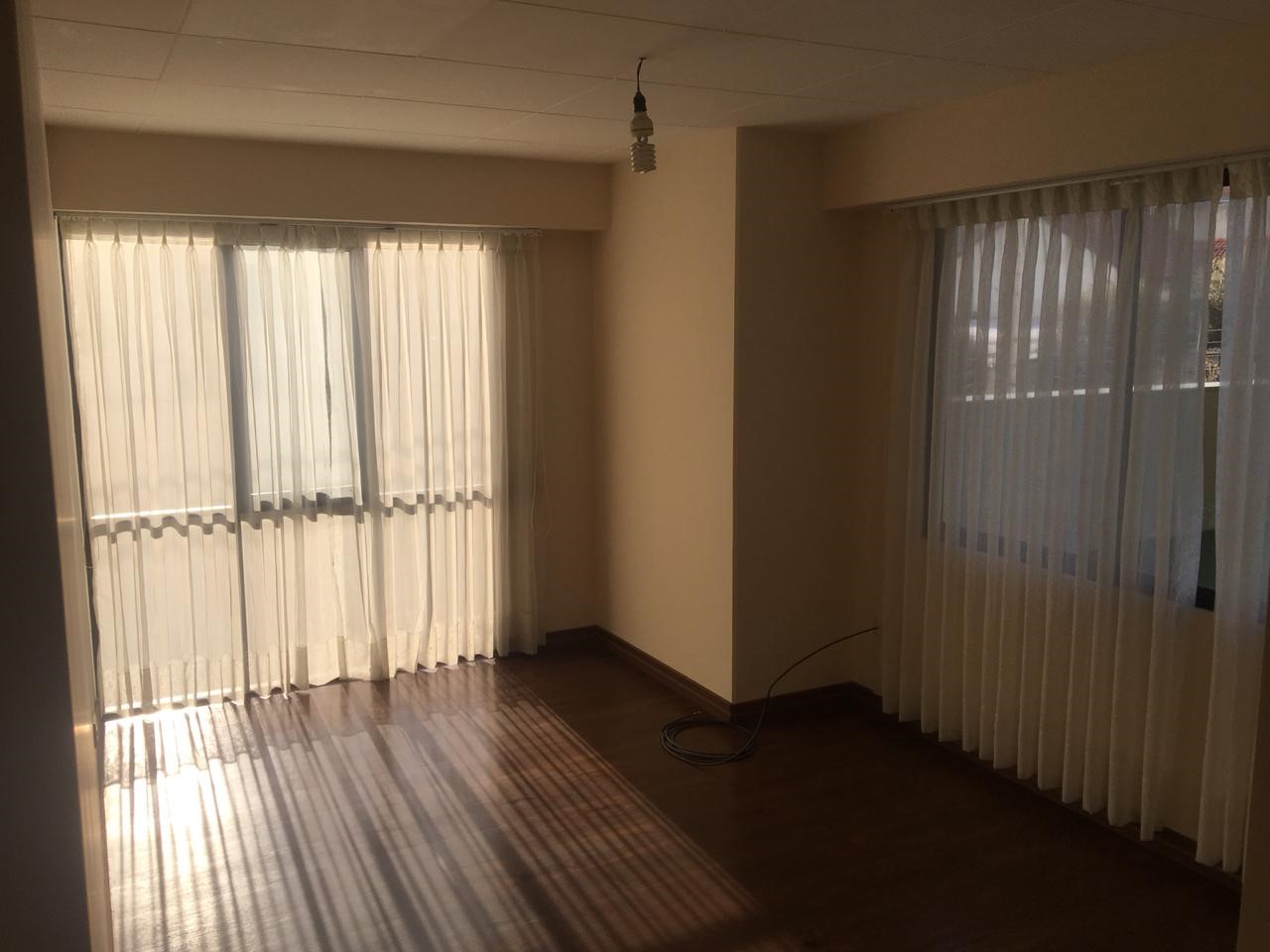 Departamento en Miraflores en La Paz 3 dormitorios 3 baños 1 parqueos Foto 5