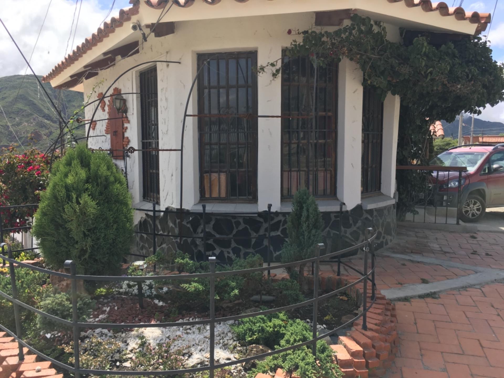 Casa en Mallasa en La Paz 3 dormitorios 4 baños 2 parqueos Foto 8