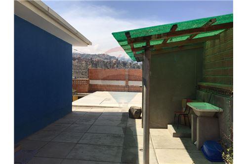 Casa en Bolognia en La Paz 4 dormitorios 2 baños 3 parqueos Foto 10