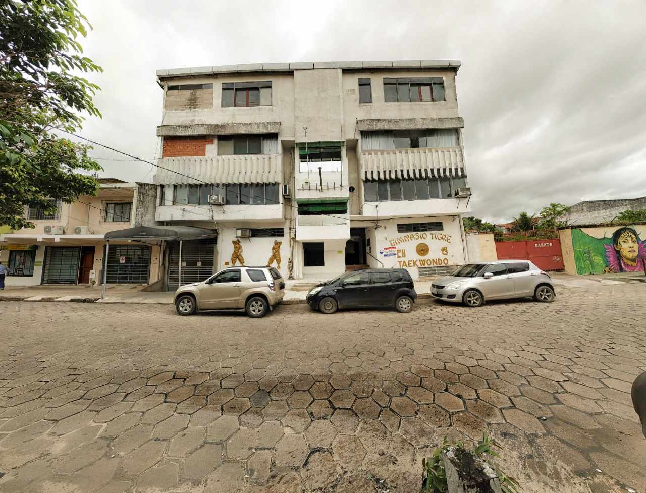 Edificio en Centro en Santa Cruz de la Sierra 5 dormitorios 5 baños 10 parqueos Foto 1