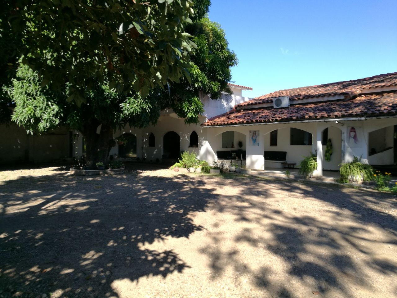 Casa en Hamacas en Santa Cruz de la Sierra 6 dormitorios 7 baños 15 parqueos Foto 11