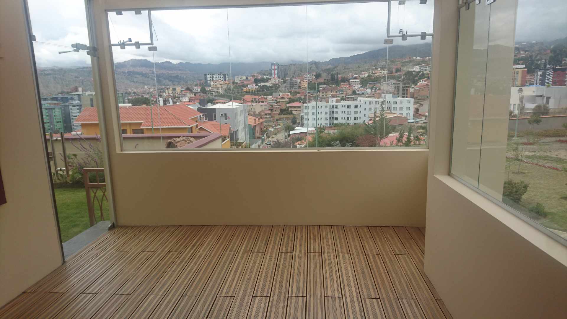 Casa en Los Pinos en La Paz 3 dormitorios 4 baños 8 parqueos Foto 10