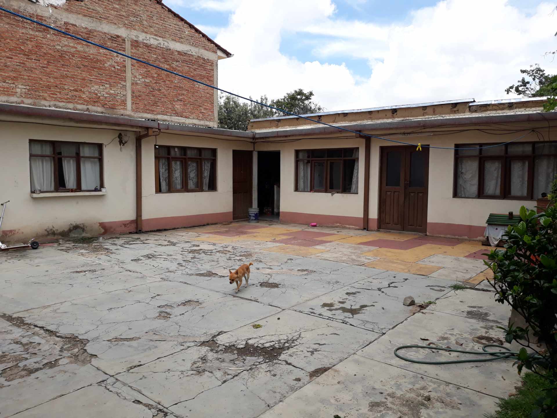 Casa en La Chimba en Cochabamba 5 dormitorios 2 baños 3 parqueos Foto 7
