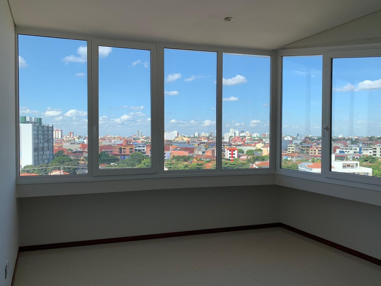 Departamento URBARI, Av Barrientos esq Av Apiaguaqui Foto 6