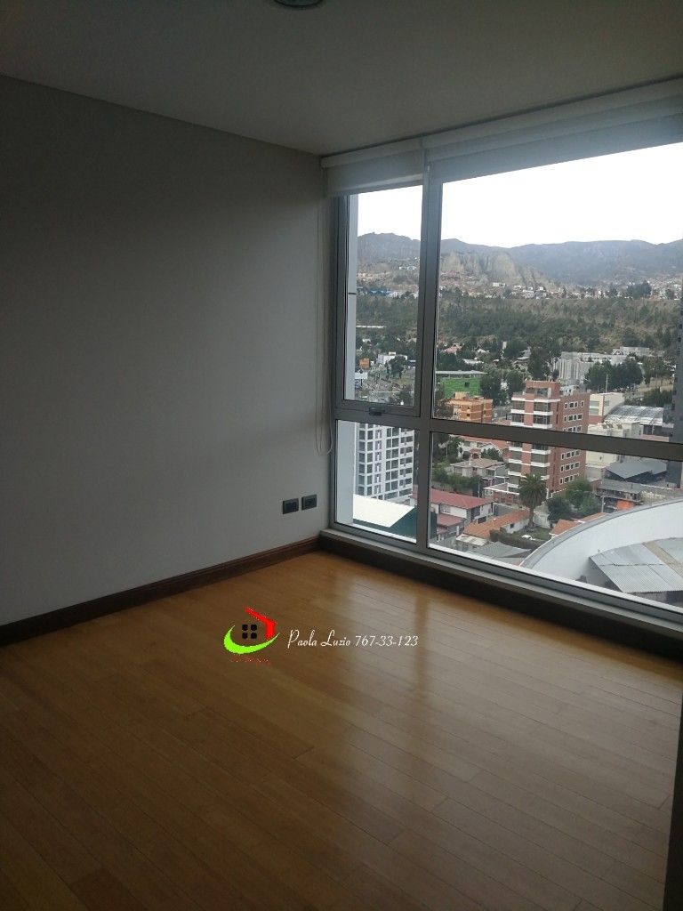 Departamento en Calacoto en La Paz 3 dormitorios 4 baños 1 parqueos Foto 1