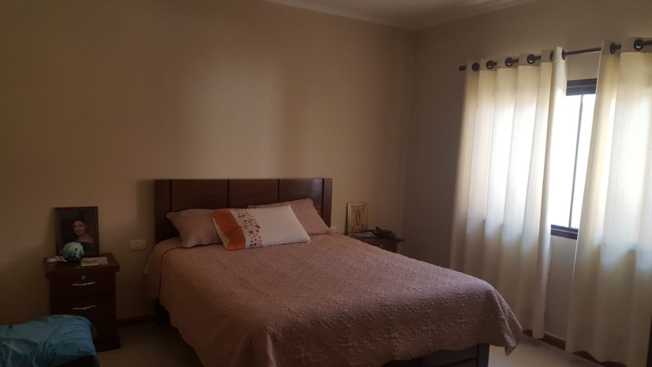 Casa en VentaBarrio GUARACACHI, Av. Rolando de Chazal entre 4to y 5to anillo. Foto 6