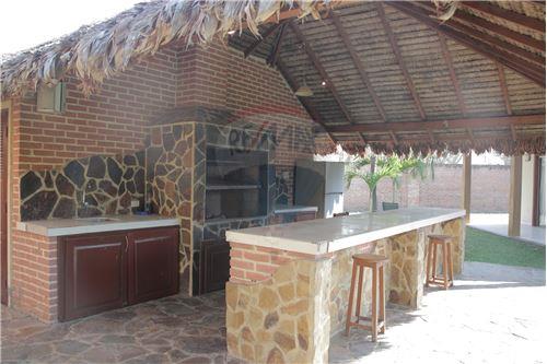 Casa en VentaLA CASONA VIRGEN DE COTOCA  5 baños 1 parqueos Foto 5