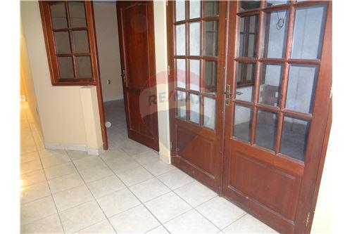 Departamento en Centro en Tarija 5 dormitorios 2 baños  Foto 10