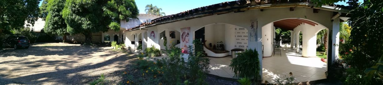 Casa en Hamacas en Santa Cruz de la Sierra 6 dormitorios 7 baños 15 parqueos Foto 1