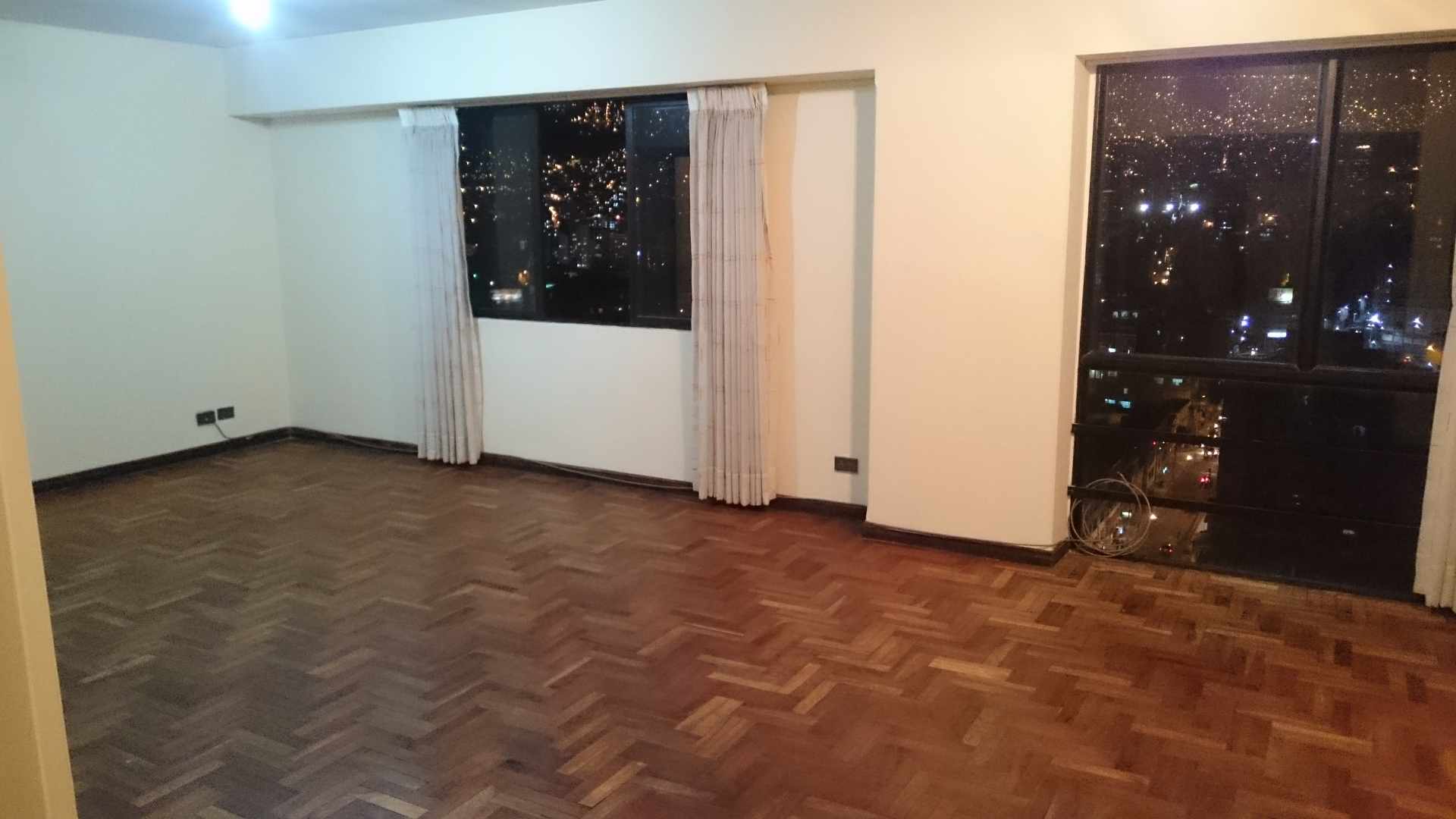 Departamento en Miraflores en La Paz 2 dormitorios 2 baños 1 parqueos Foto 2