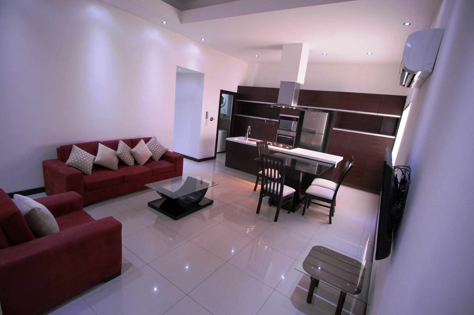 En Alquiler a $us 1,400 Foto 1