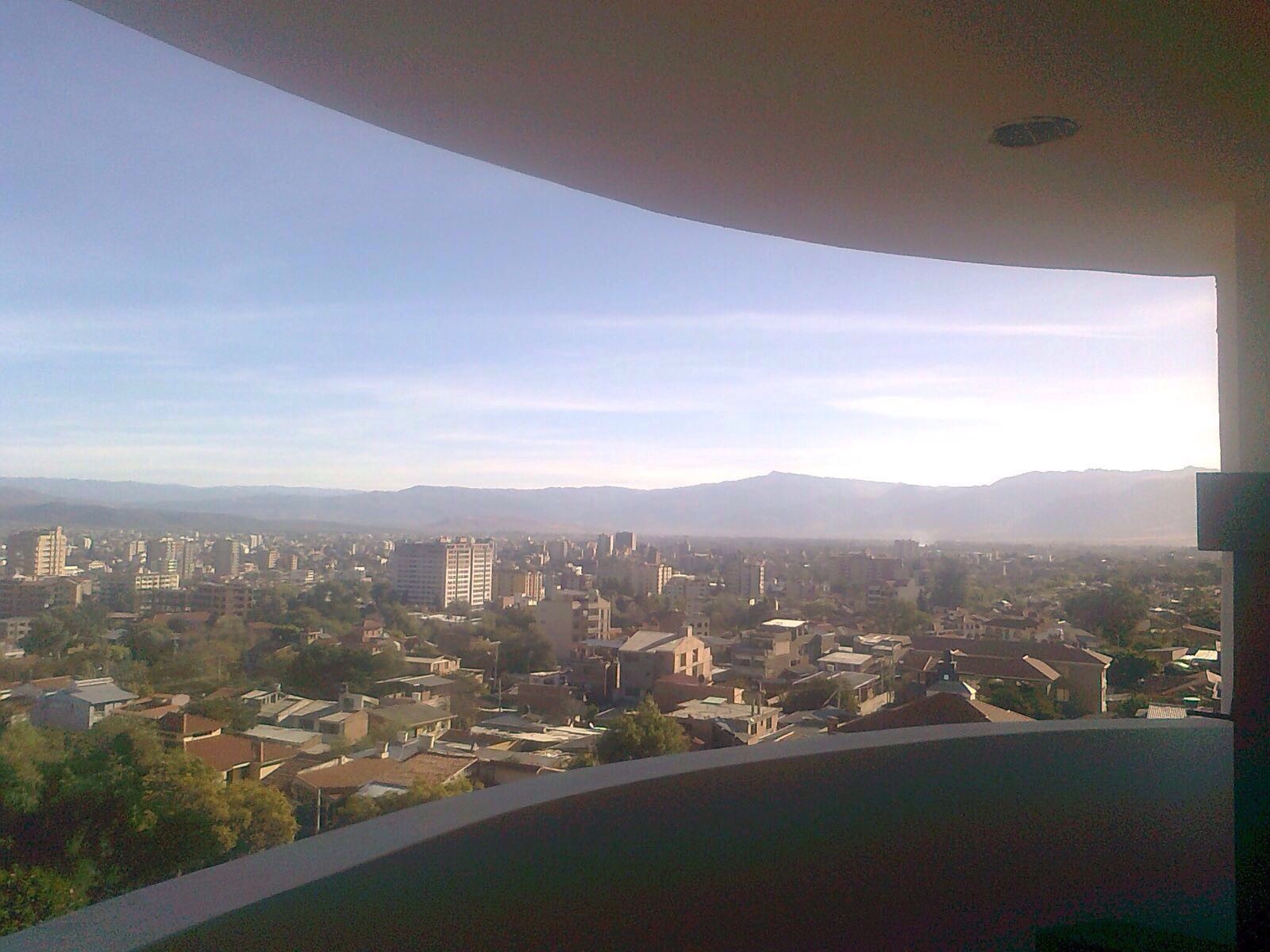 Departamento en Queru Queru en Cochabamba 4 dormitorios 3 baños 1 parqueos Foto 12