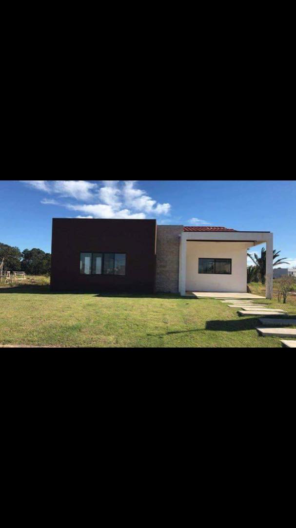 Casa en Urubó en Santa Cruz de la Sierra 3 dormitorios 3 baños 2 parqueos Foto 1