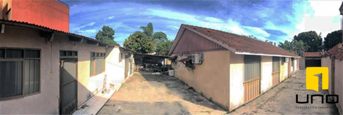 Casa en VentaCasa en Venta, Av. Paragua entre 2do y 3ro anillo 6 dormitorios 3 baños 6 parqueos Foto 1