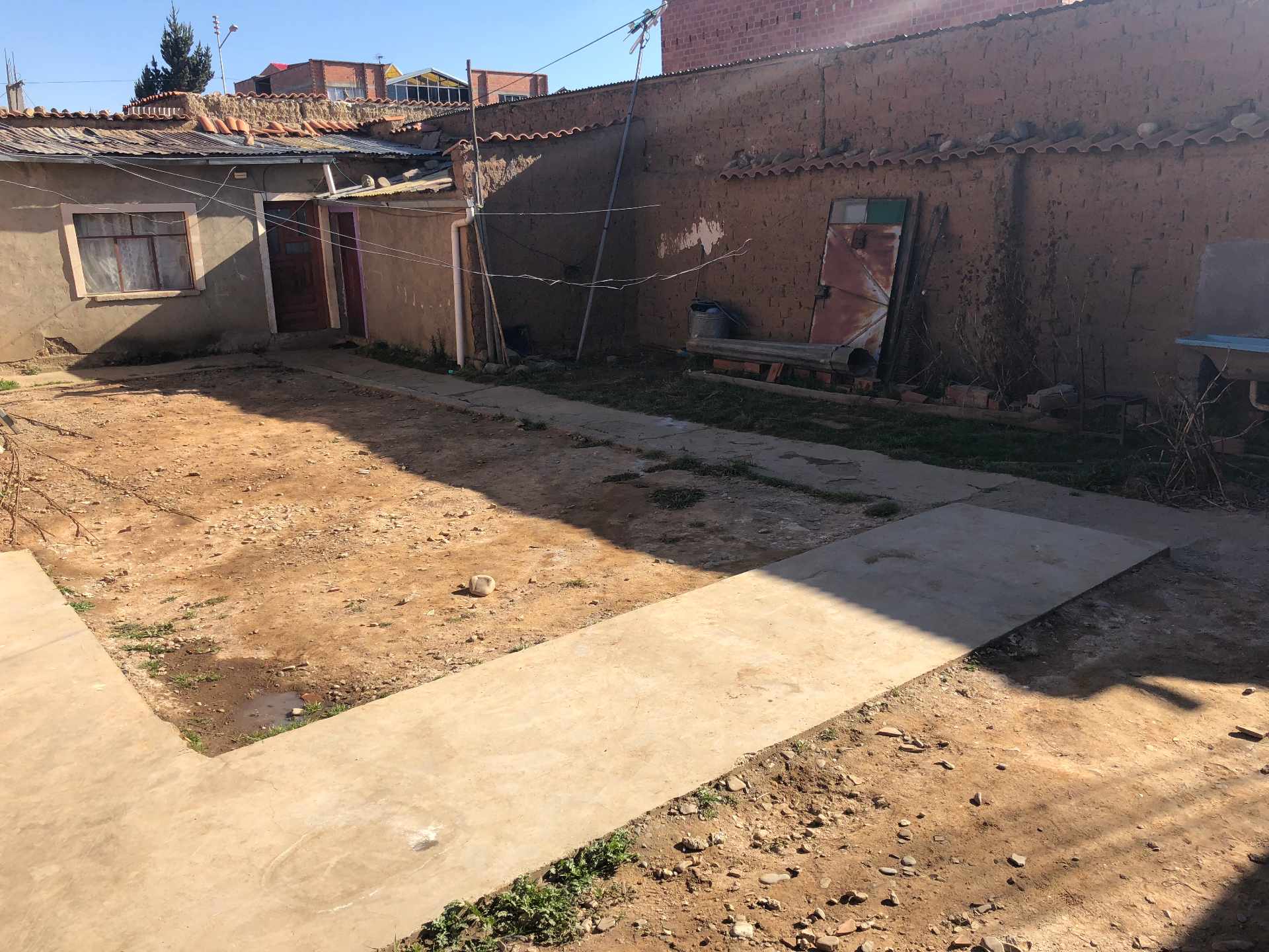 Casa en 16 de Julio en El Alto 2 dormitorios 2 baños 8 parqueos Foto 2