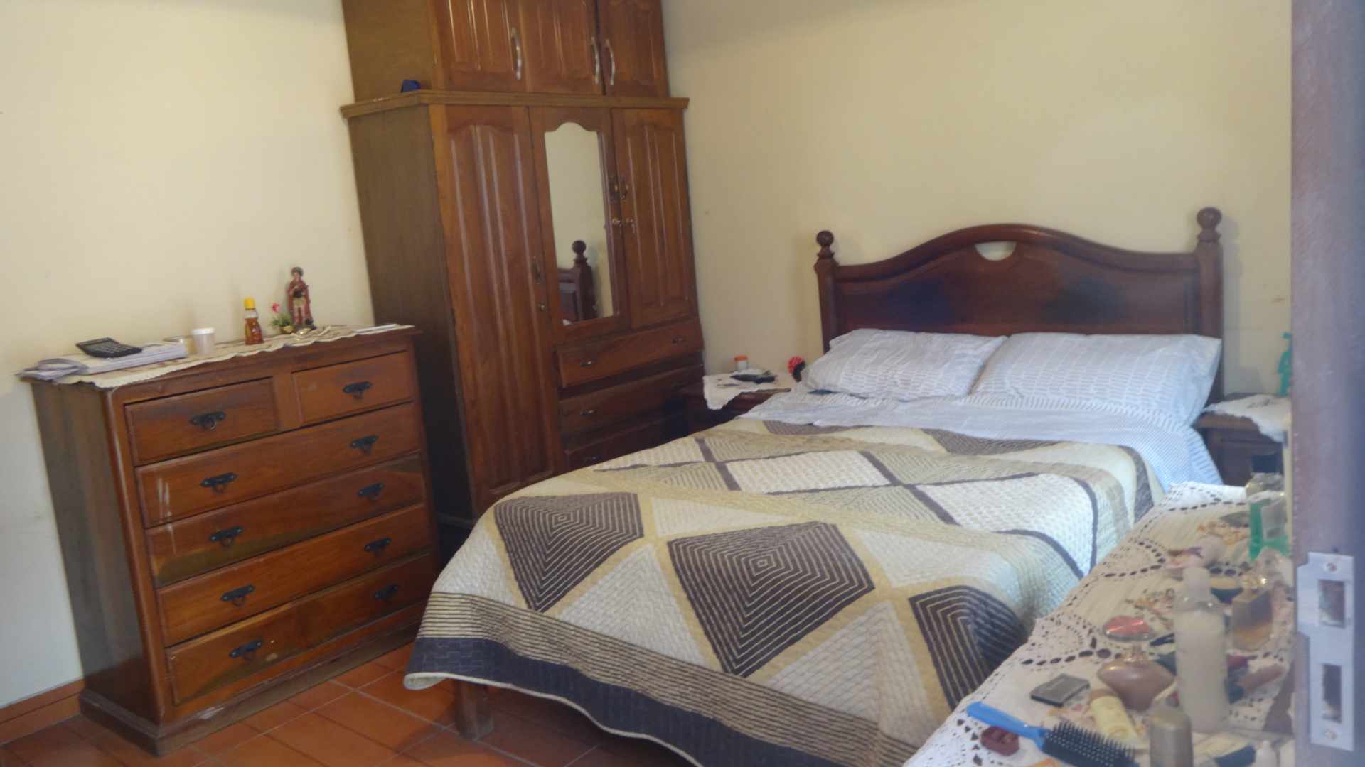 Casa en Entre 1er y 2do anillo Este en Santa Cruz de la Sierra 3 dormitorios 2 baños 2 parqueos Foto 13