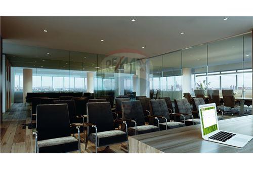 Local comercial en VentaColina del Urubo, Av. Cuarta Foto 8