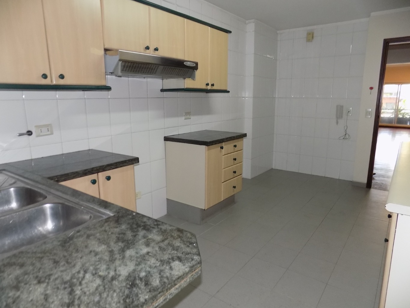 En Alquiler a $us 900 Foto 3