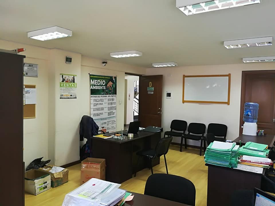 Oficina en VentaAv. Villazon frente UMSA Foto 1