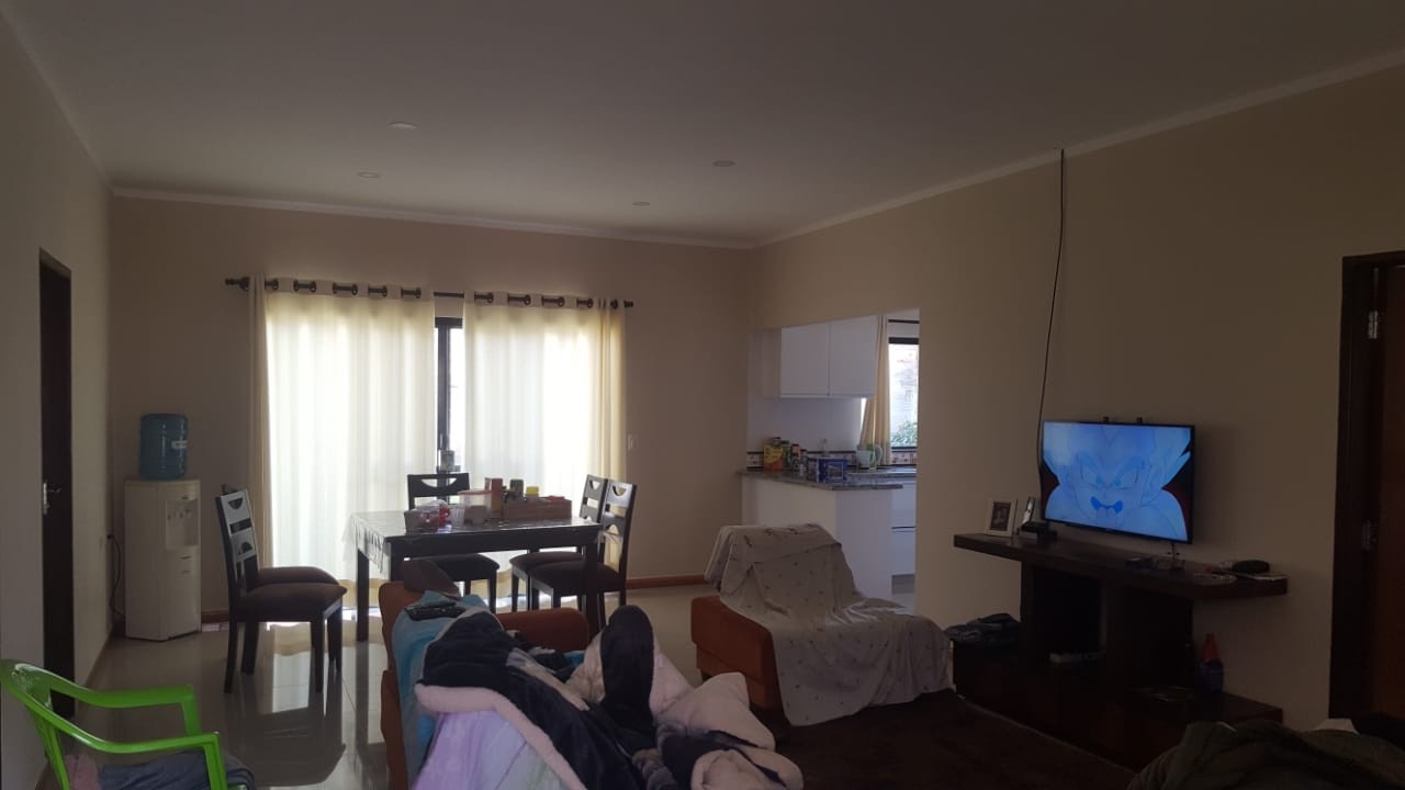 Casa en VentaBarrio GUARACACHI, Av. Rolando de Chazal entre 4to y 5to anillo. Foto 1