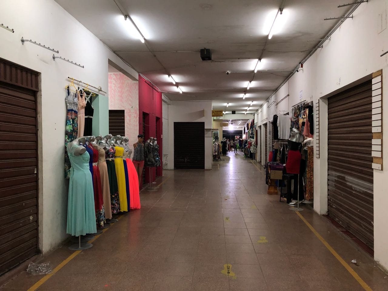 Local comercial en Entre 3er y 4to anillo Este en Santa Cruz de la Sierra  1 baños  Foto 6