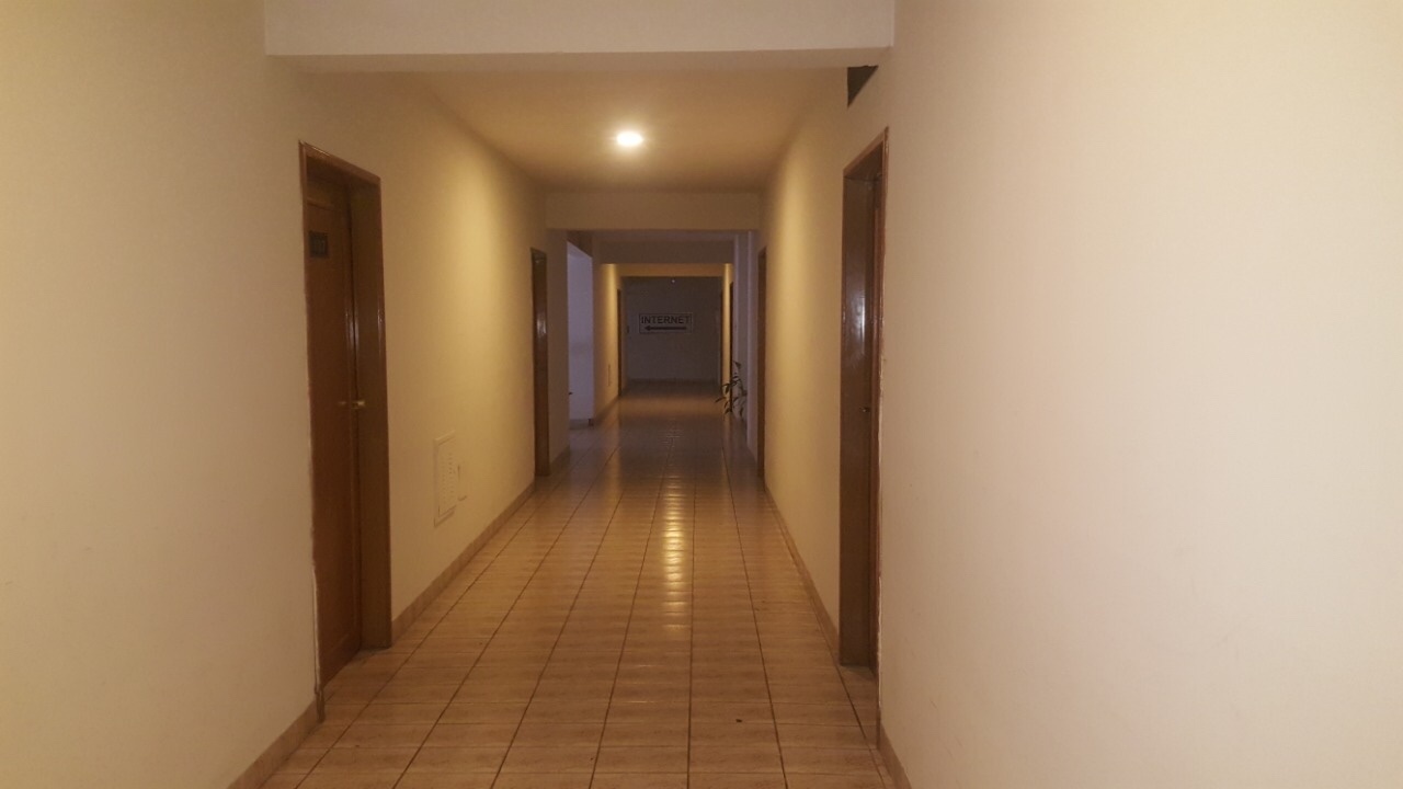 Edificio en VentaEN VENTA Hotel con ALTO FLUJO de huéspedes Calle Florida a 1/2 cuadra de la Av. Cañoto  62 dormitorios 70 baños 30 parqueos Foto 14