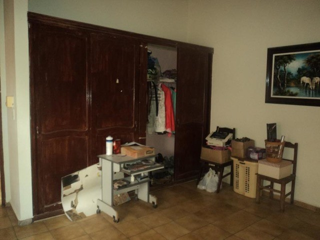 Oficina en Entre 1er y 2do anillo Este en Santa Cruz de la Sierra 5 dormitorios 2 baños  Foto 9