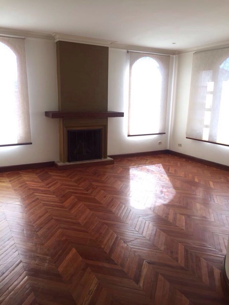 Casa en AnticréticoCota Cota cerca a la Gasolinera de Chasquipampa y el Colegio Horizontes 3 dormitorios 3 baños 1 parqueos Foto 3